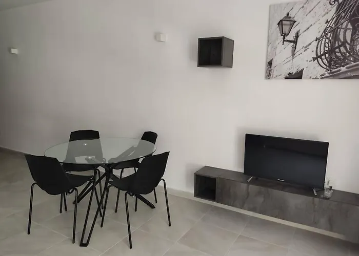 Salina Wharf, Block E, Apt. 26 *