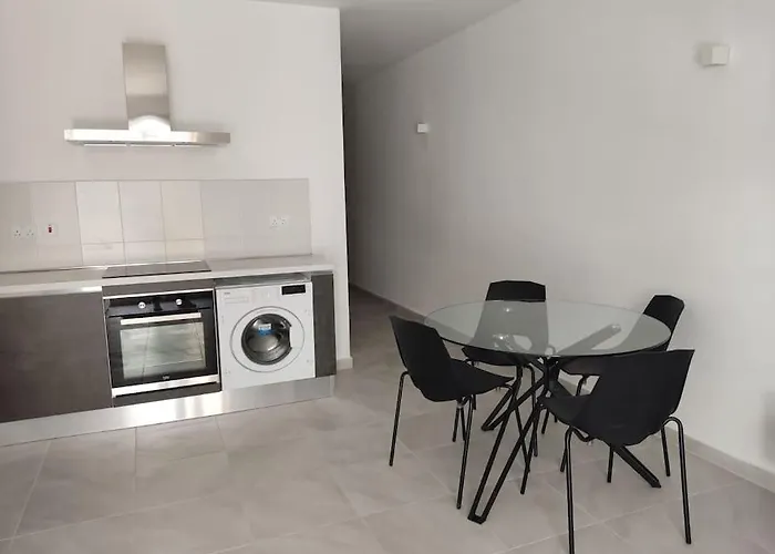 Salina Wharf, Block E, Apt. 26 شقة خليج سانت بول